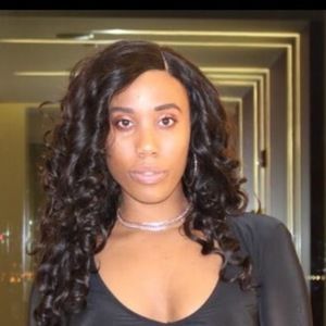 Meet your Posher, Emillie